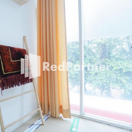 Eascot Hotel Mitra Reddoorz Dżakarta Zewnętrze zdjęcie