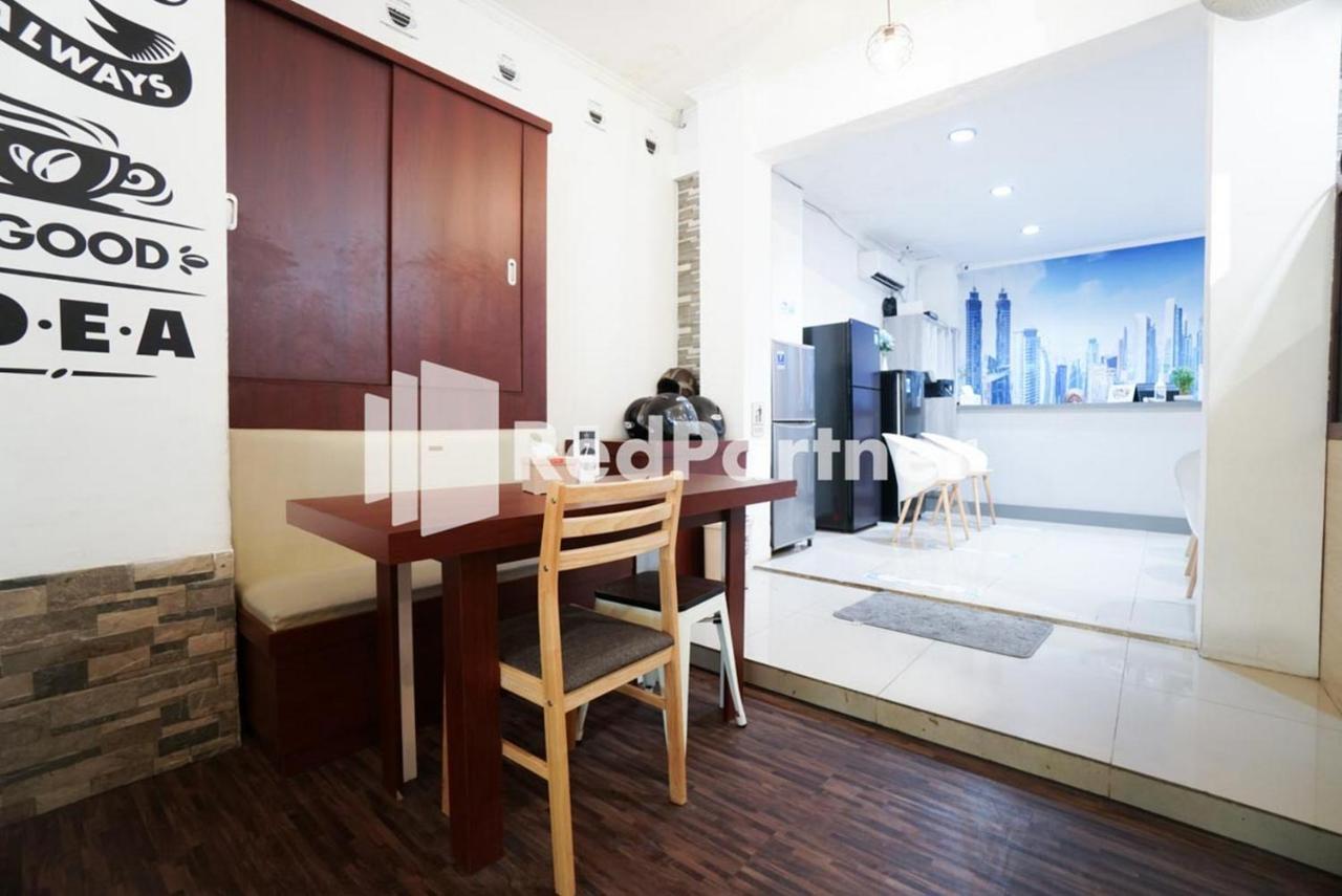 Eascot Hotel Mitra Reddoorz Dżakarta Zewnętrze zdjęcie