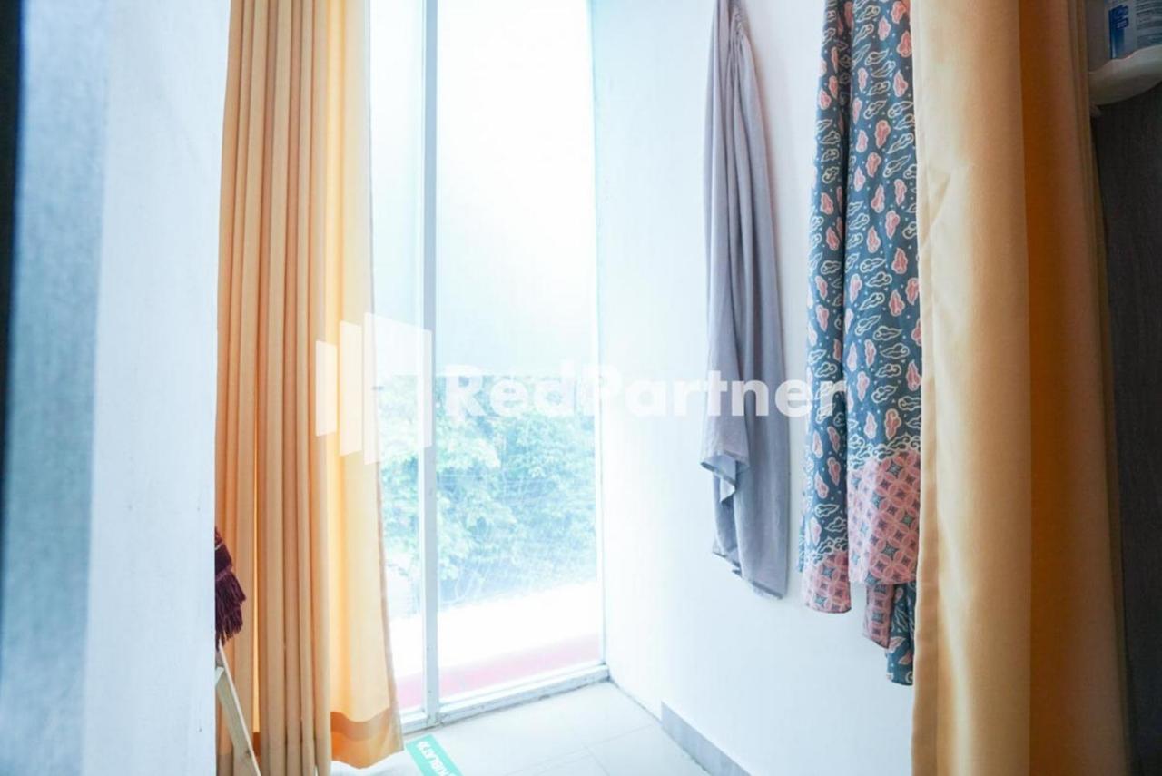 Eascot Hotel Mitra Reddoorz Dżakarta Zewnętrze zdjęcie