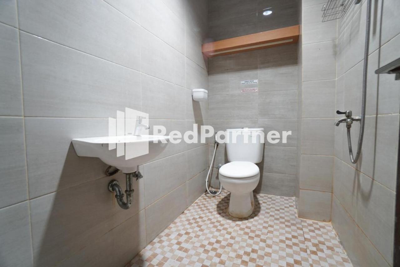 Eascot Hotel Mitra Reddoorz Dżakarta Zewnętrze zdjęcie