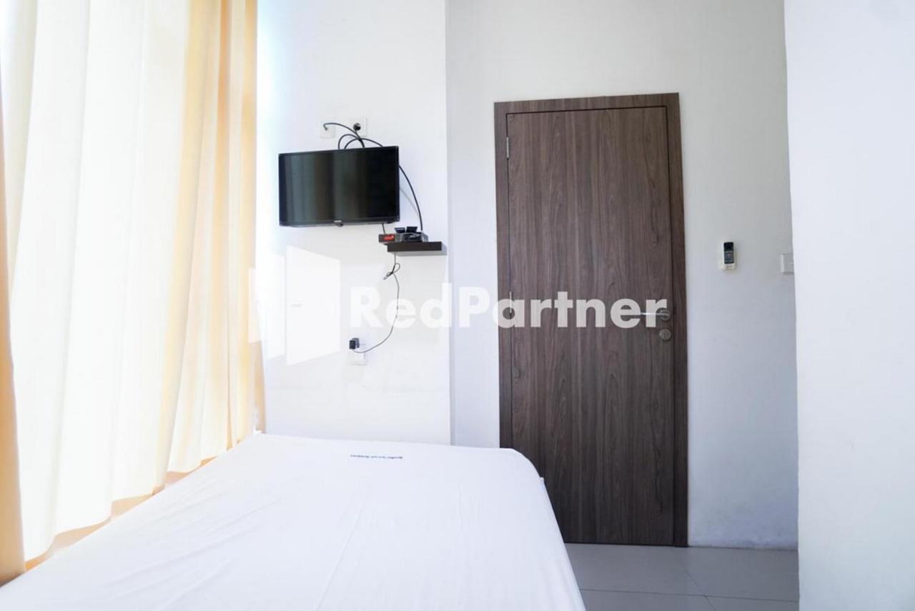 Eascot Hotel Mitra Reddoorz Dżakarta Zewnętrze zdjęcie