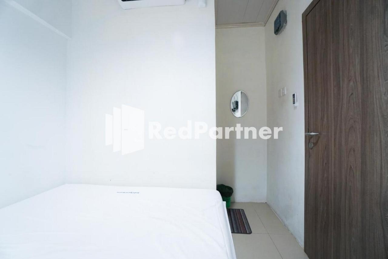 Eascot Hotel Mitra Reddoorz Dżakarta Zewnętrze zdjęcie