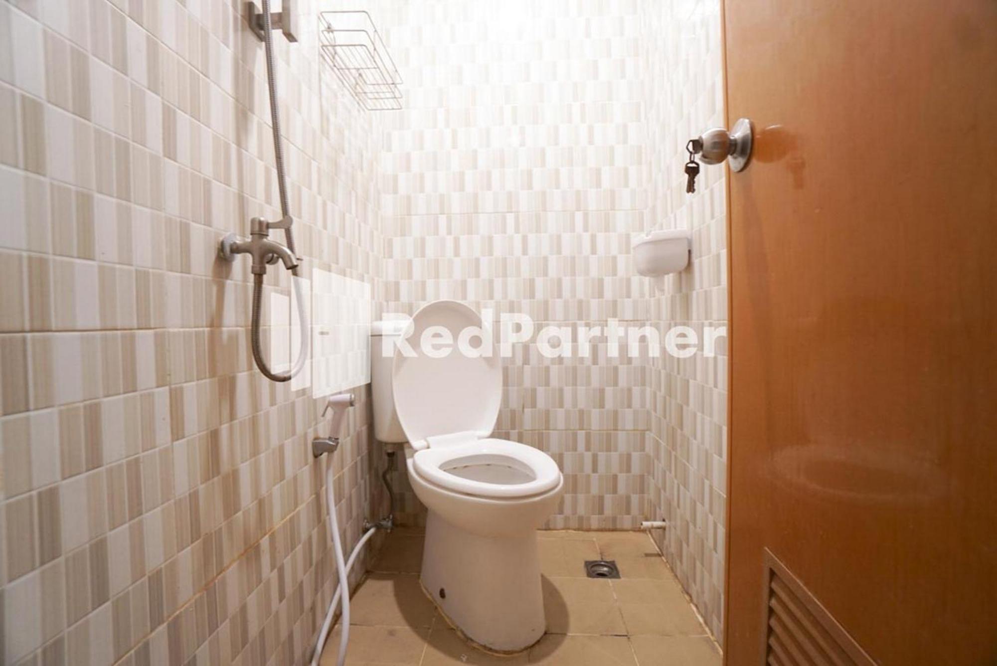 Eascot Hotel Mitra Reddoorz Dżakarta Pokój zdjęcie